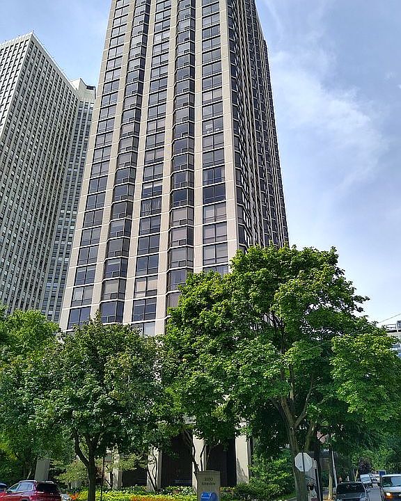 2650 N Lakeview