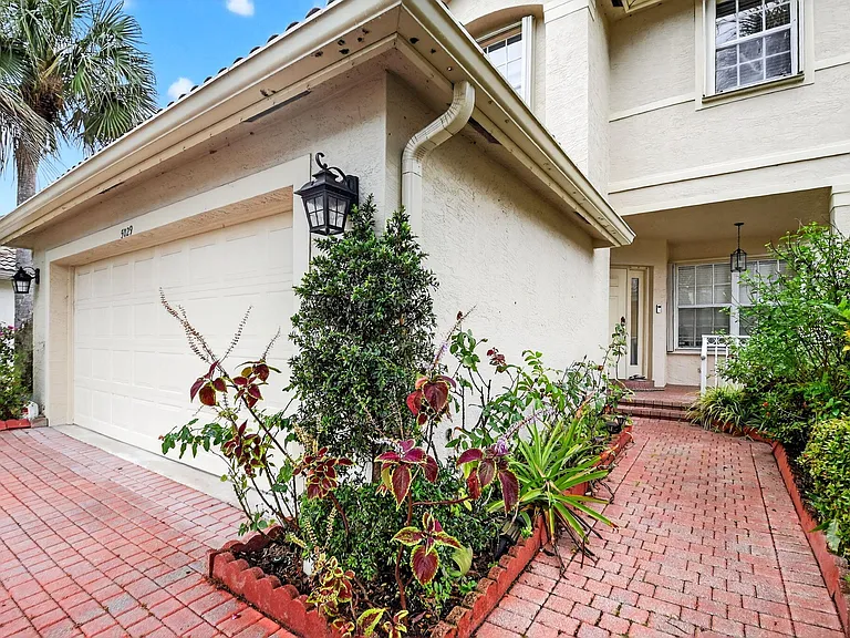 5029 Starblaze Dr — Photo 4