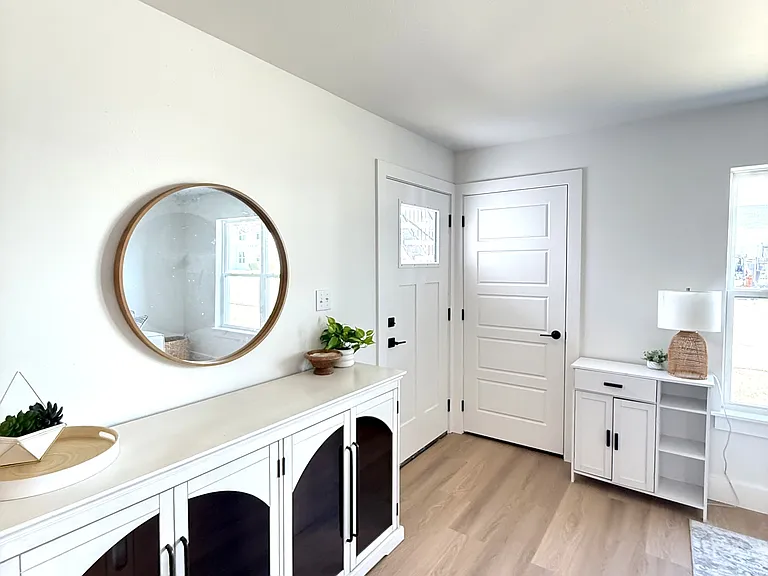 1162 W Cato Springs Rd — Photo 3