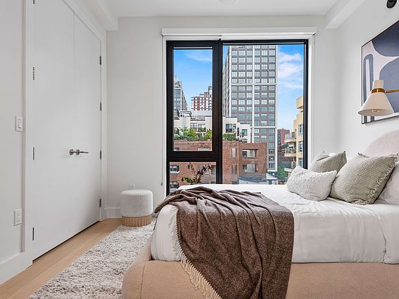 3rd image of 218 Front St #6252