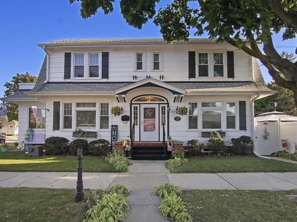 1300 West Lawn AVENUE, Racine, WI 53405