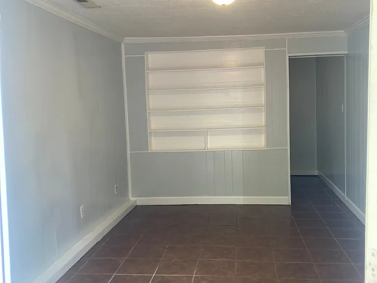 606 Morton St — Photo 5