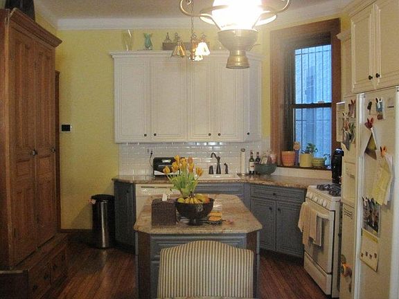 3rd image of 165 Prospect Park W APT 1R