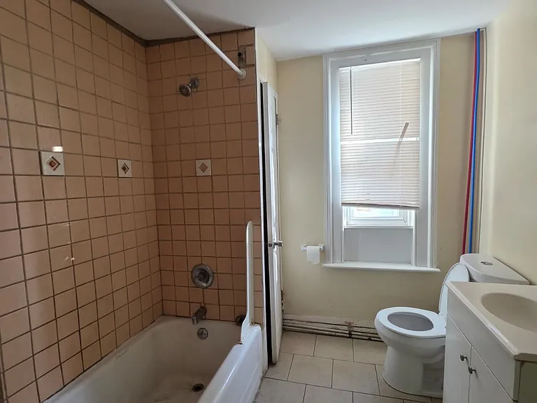 133 Hobart St #2A — Photo 12
