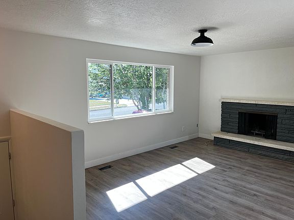5th image of 4284 S Orleans Way