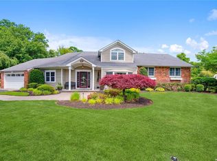 901 Gardiner Dr, Bay Shore, NY