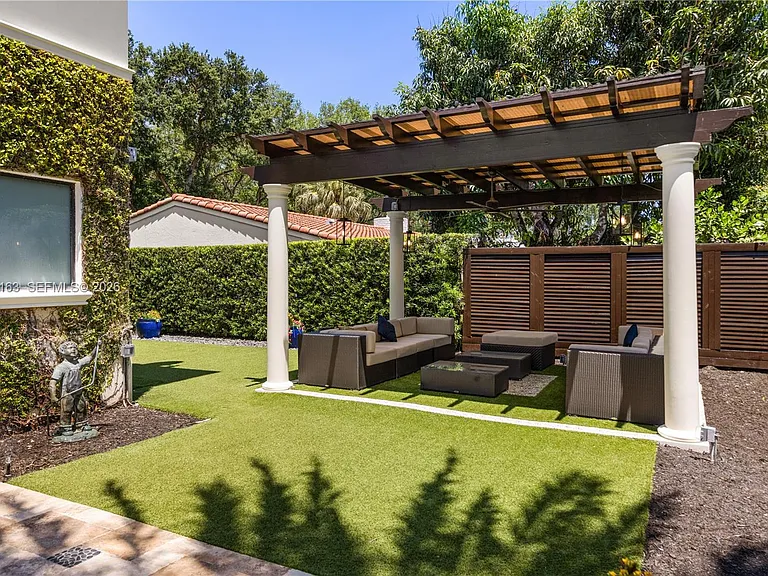 5838 SW 50th St — Photo 37