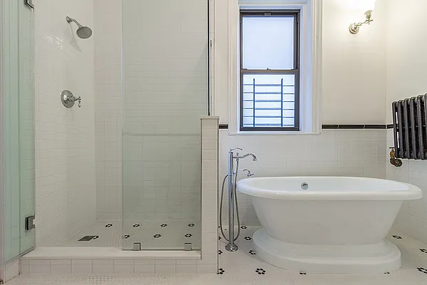 Rented by Dixon Advisory USA Inc. | media 132