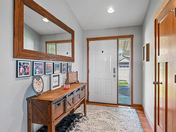 4th image of 612 Deer Ridge Dr
