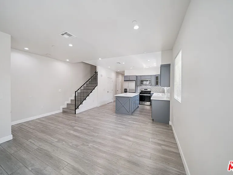 1123 Browning Blvd #1123 — Photo 1