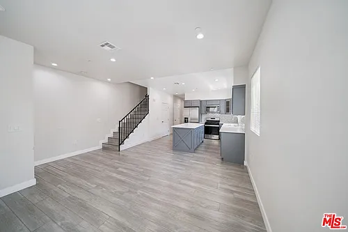 1123 Browning Blvd #1123 Photo 1