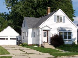 105 Bishop Ave, Plymouth, WI 53073