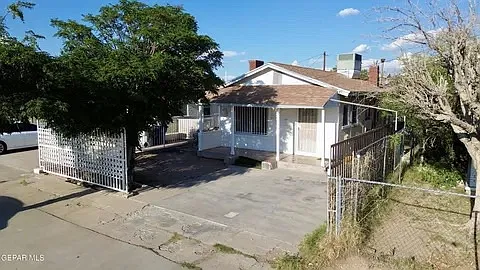 2 bed, 1053 sqft, $1,150 — Photo 1