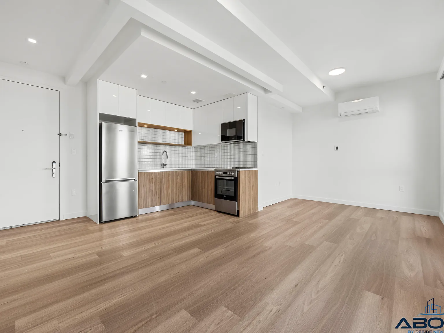 100 Lenox Road — Photo 3