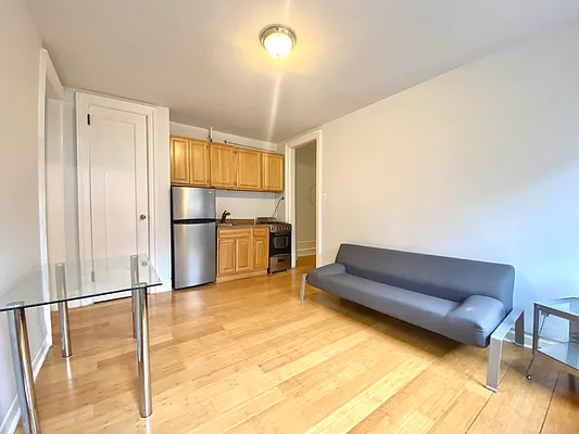 Rented by Astoria Realty | media 2