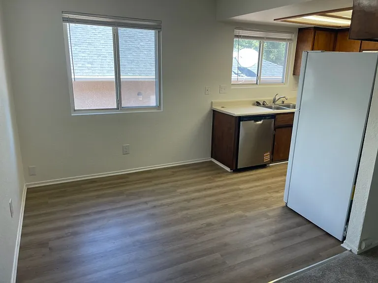545 Fein Ave — Photo 1