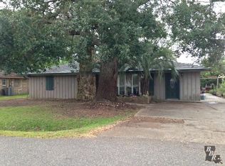125 Peytral Dr, Raceland, LA 70394