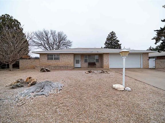3rd image of 1404 Stratford Ln