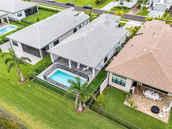 4th image of 11388 Virginia Pine Court