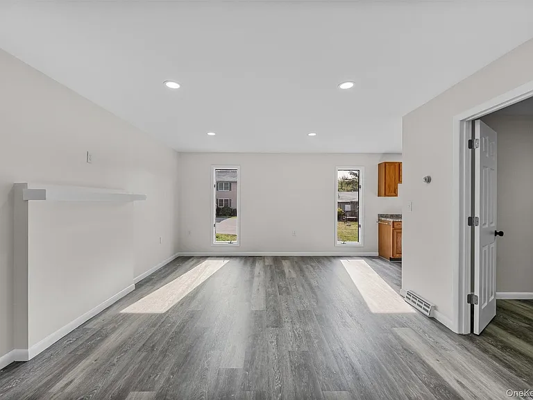 1-18 Willow Way #7 — Photo 8