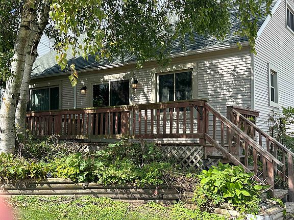 2nd image of 207 W Winnebago St