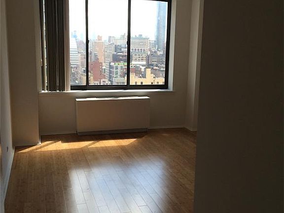 4th image of 157 E 32nd St APT 21A