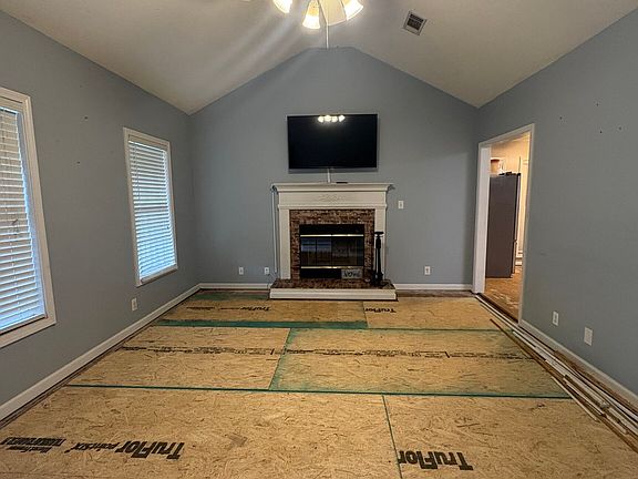 2nd image of 206 Southern Walk Cir