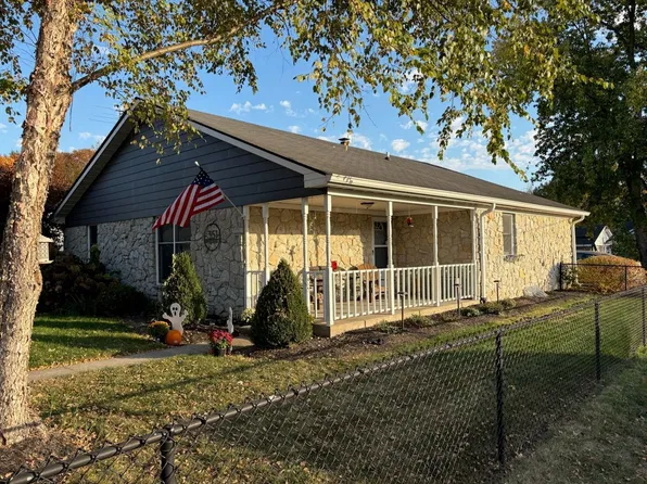 351 E Silver St, Knightstown, IN 46148