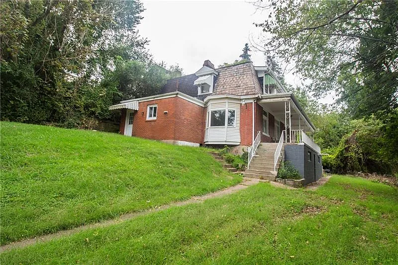 288 Paul St photo 1