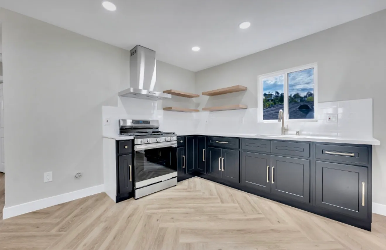 4 bed, 1700 sqft, $4,800 — Photo 1