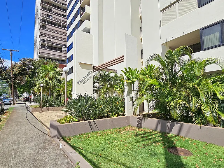 Beautifully maintained outside