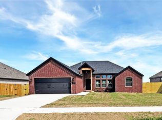 905 W Carley Dr, Siloam Springs, AR 72761