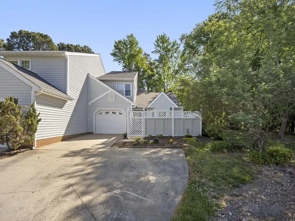 111 Breakers Pl, Cary, NC 27511