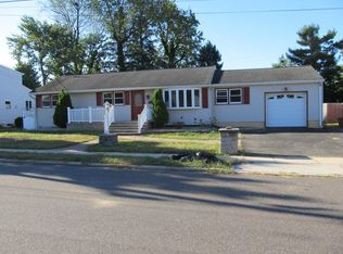 52 Macon Dr, Hamilton, NJ 08619