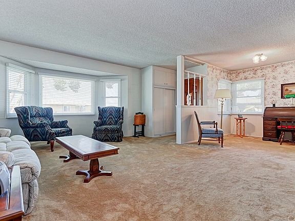 4th image of 18417 Doty Ave