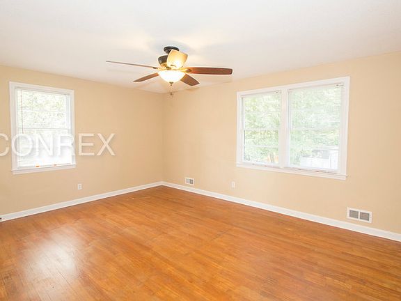 4th image of 7079 Glengarry Dr
