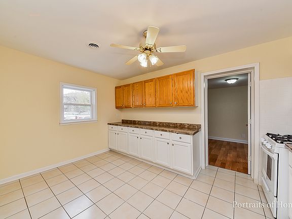 3rd image of 5923 W 87th St