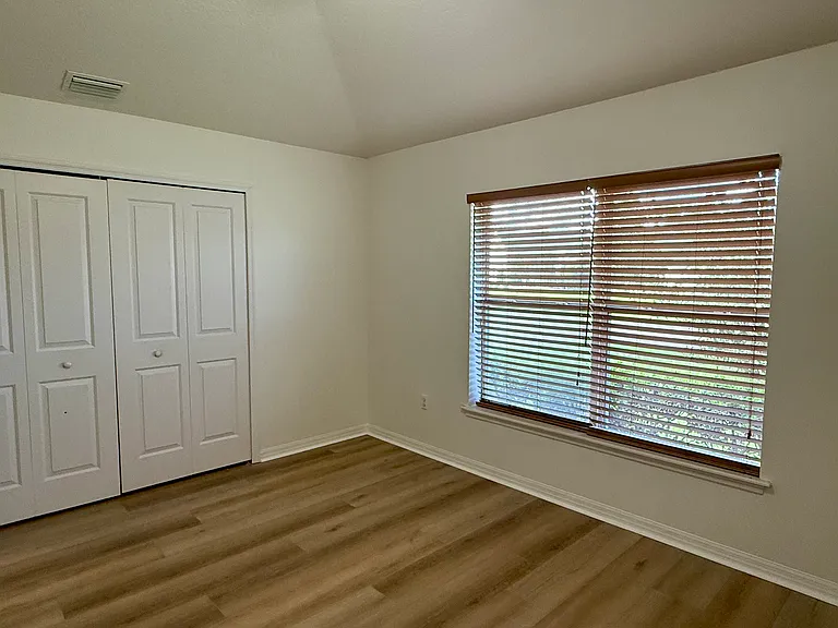 1819 Creekwater Blvd — Photo 7