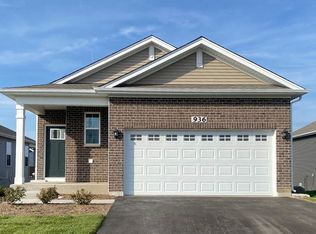 936 Savannah Ln, Algonquin, IL 60102