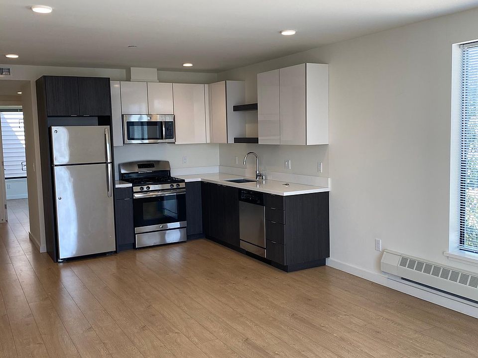 1st image of 520 9th St #401
