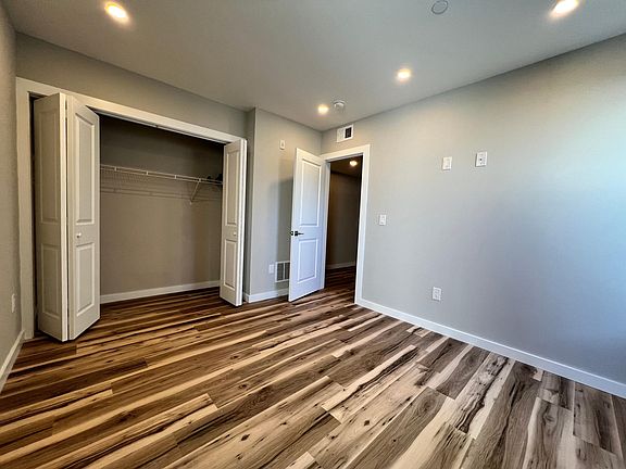 5th image of 4231 Aspen St #2