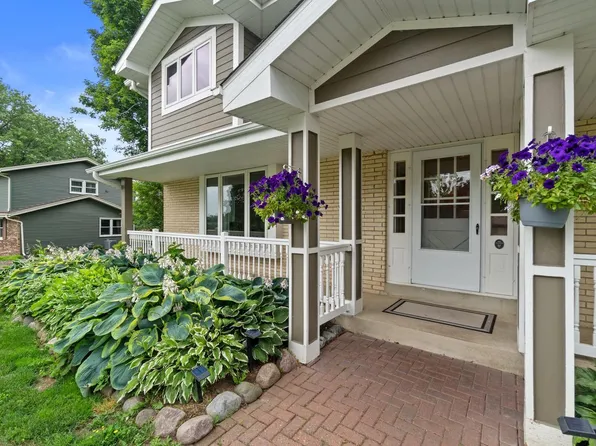 N51W35827 Hillcrest COURT, Oconomowoc, WI 53066