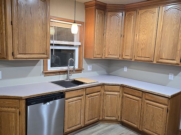 4th image of 10621 SE Linwood Ave