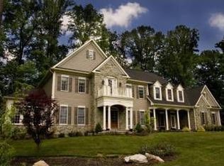 10508 Wynfield Woods Dr, Great Falls, VA 22066