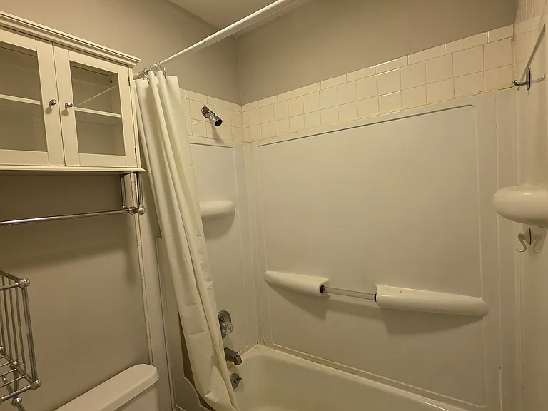 49 Warren St #C — Photo 13