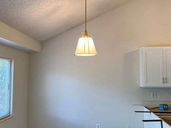 4th image of 711 Sedge Way