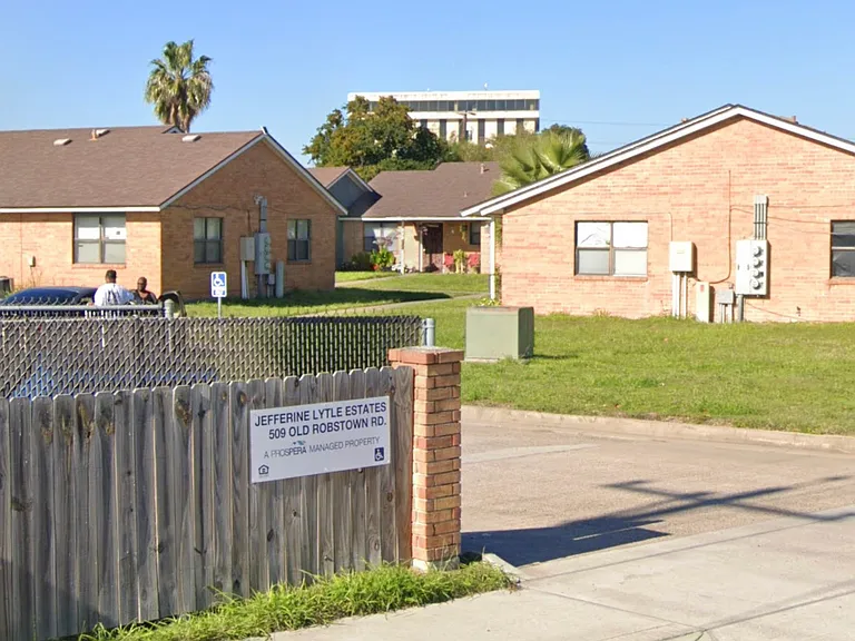 509 Old Robstown Rd #509 — Photo 2
