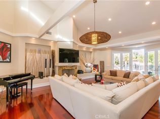 5220 Quakertown Ave, Woodland Hills, CA 91364