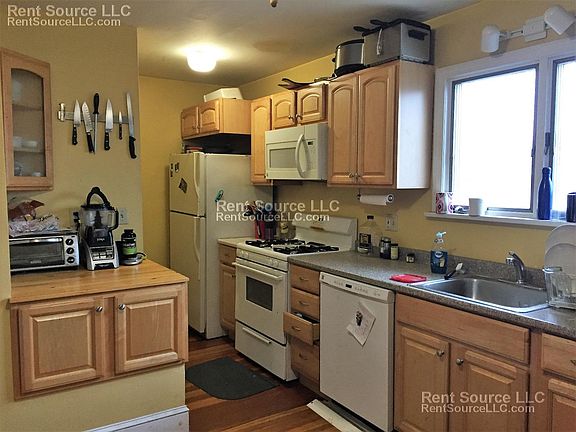 3rd image of 101 Yale St #1A