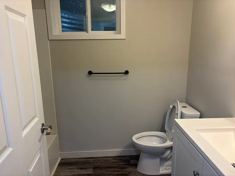 731 Berry St NE — Photo 7